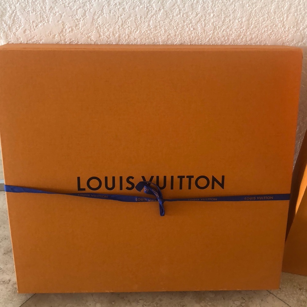 Original box and bag Louis Vuitton for sale